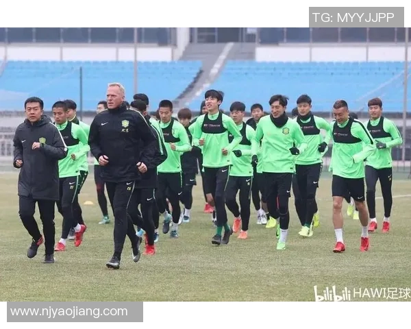 南京足球队耐力争议引发热议球迷与专家各执己见探讨球队未来发展方向 南京足球队耐力争议引发热议球迷与专家各执己见探讨球队未来发展方向