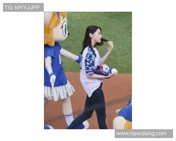 姐姐与足球明星的浪漫邂逅在绿茵场上的爱情故事 姐姐与足球明星的浪漫邂逅在绿茵场上的爱情故事