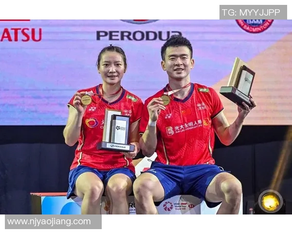 成都羽毛球队大师赛精彩配合分析与表现点评